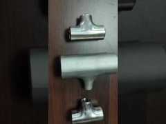 Tee সমাপ্ত পণ্য প্রদর্শন